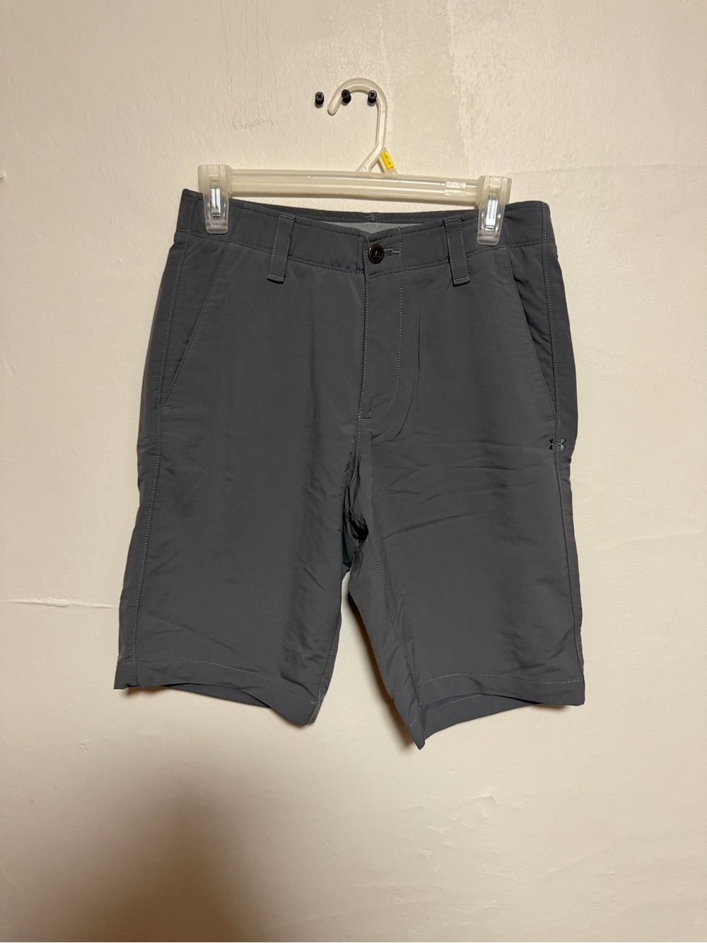 Under Armour Men's Gray Flat-Front Performance Shorts